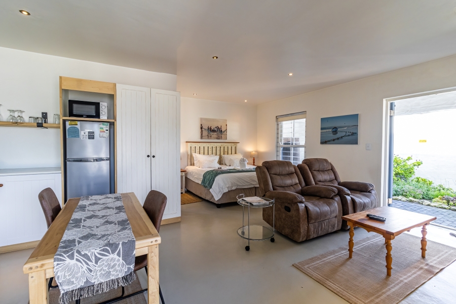 5 Bedroom Property for Sale in Bekbaai Western Cape